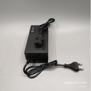 شاحن ليد اسيد 48 فولت 3 امبير - مخرج كمبيوتر