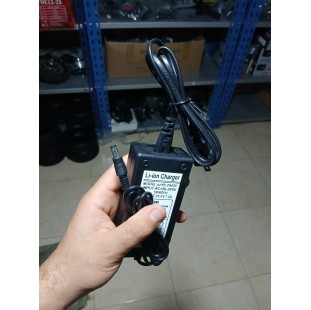 شاحن 24 فولت مخرج عادي 